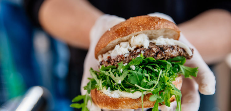 Na Pivo & Burger Fest po osvežitev in okrepitev